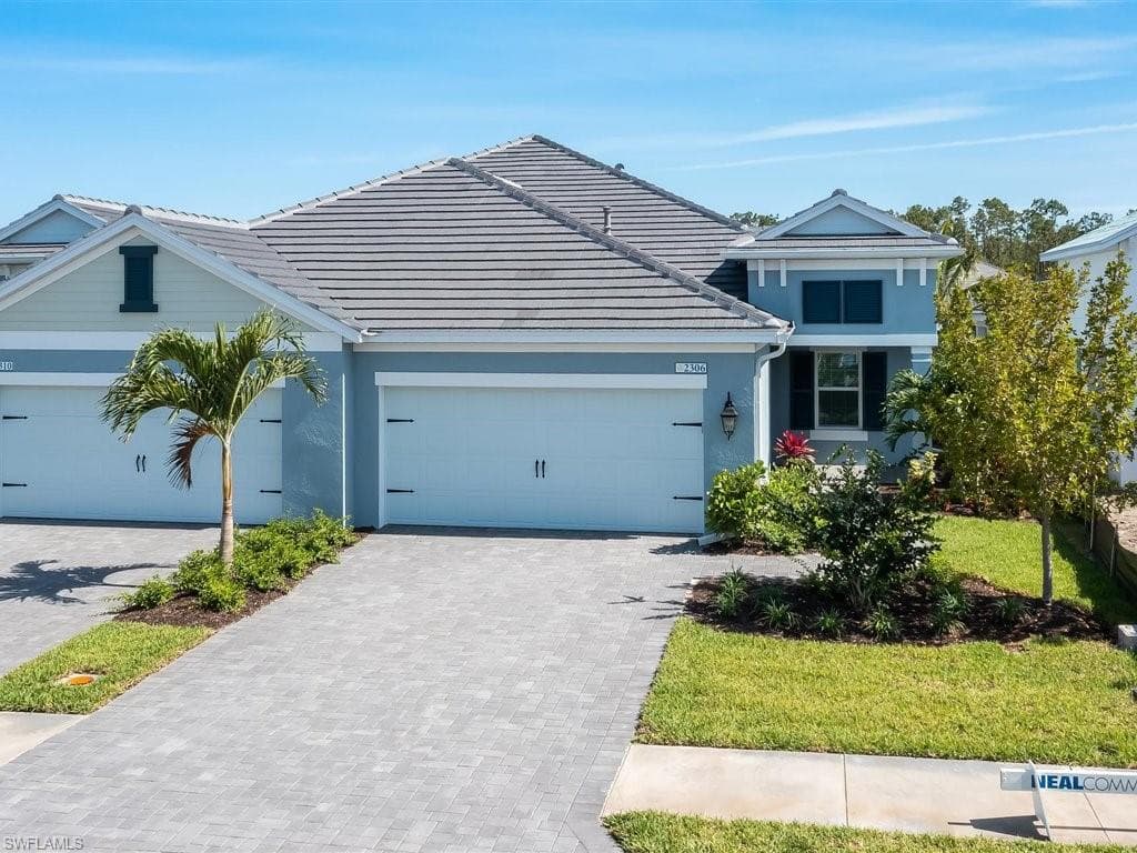 2306 Marquesa CIR NAPLES, FL 34112