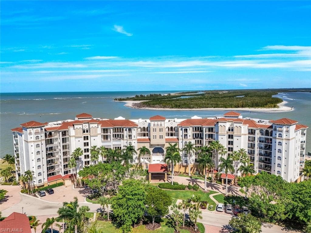 700 La Peninsula BLVD 504 NAPLES, FL 34113