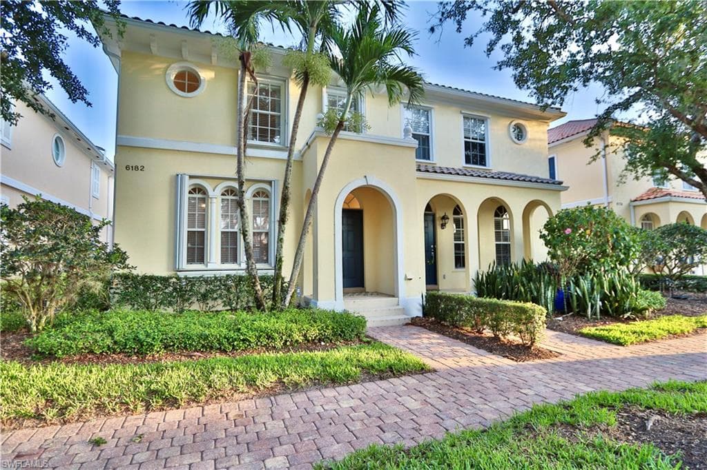 6182 Towncenter CIR NAPLES, FL 34119