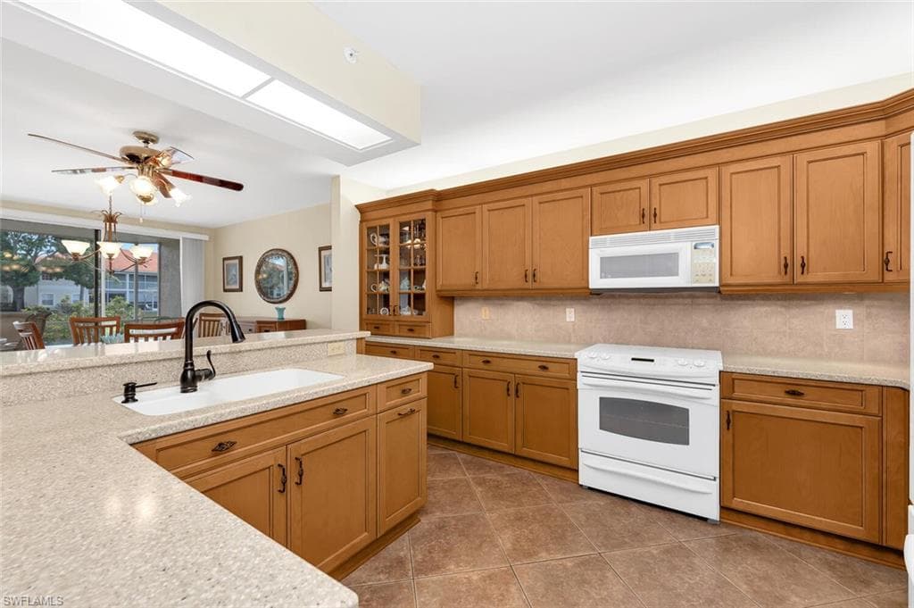 7528 Oleander Gate DR 101 NAPLES, FL 34109