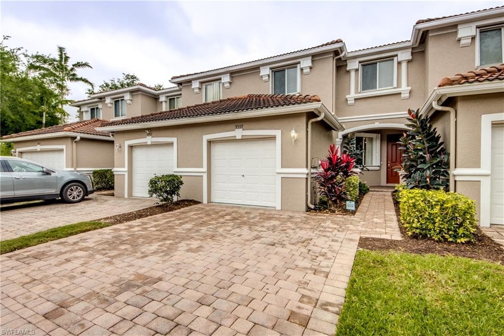 9959 Chiana CIR FORT MYERS, FL 33905