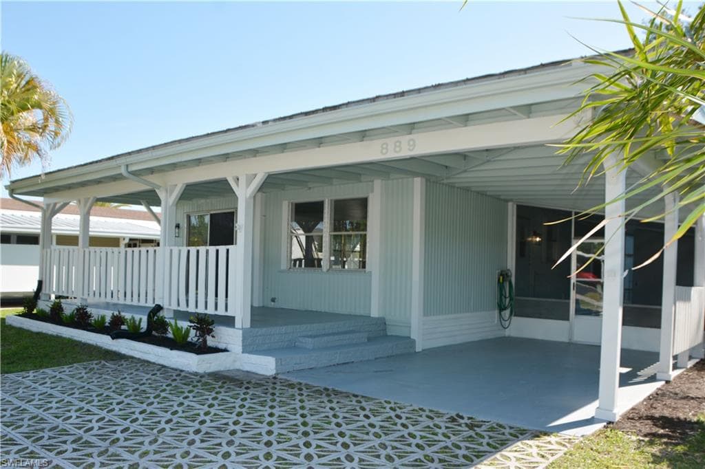 889 Cape Haze LN NAPLES, FL 34104
