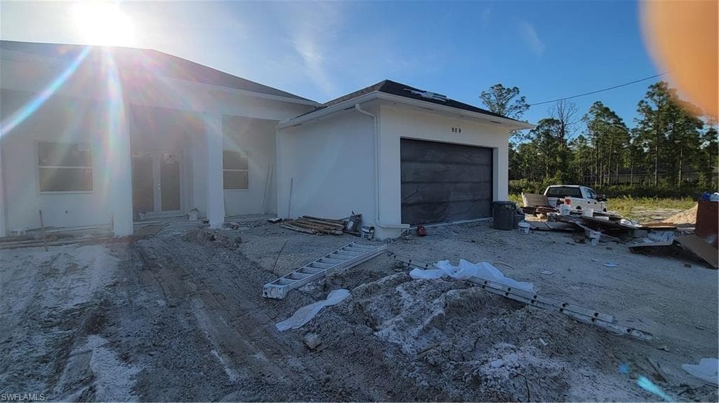 909 Dixie AVE LEHIGH ACRES, FL 33972