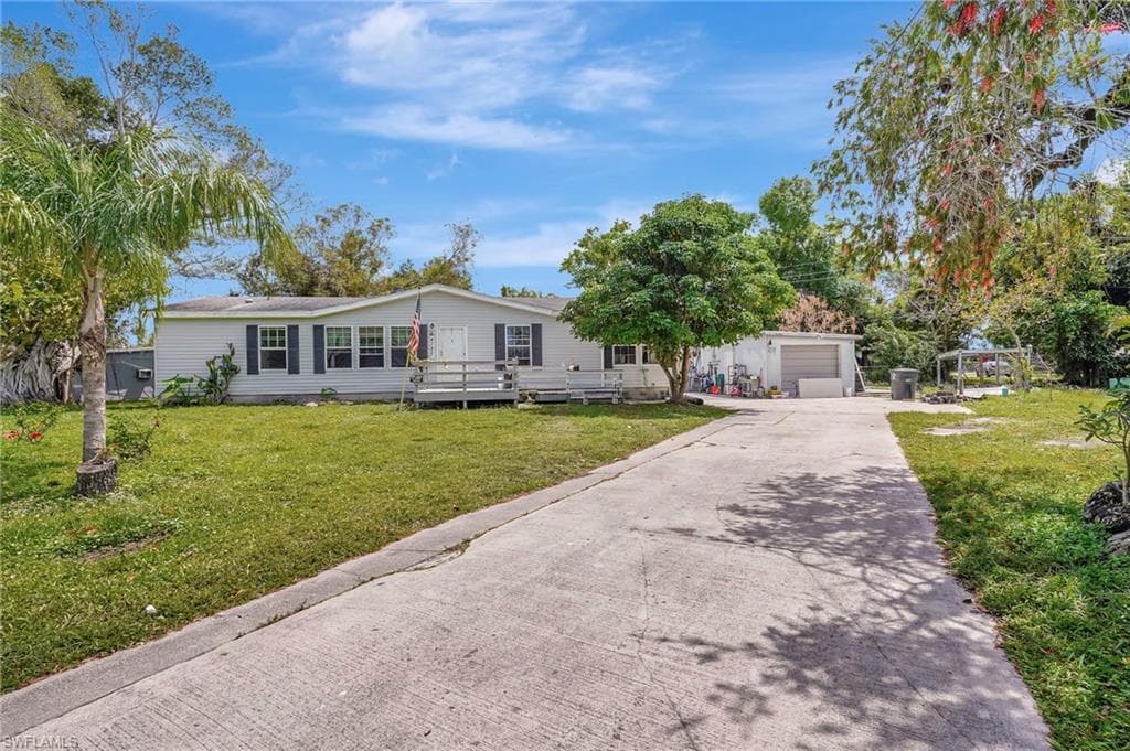 4782 Nottingham DR FORT MYERS, FL 33905