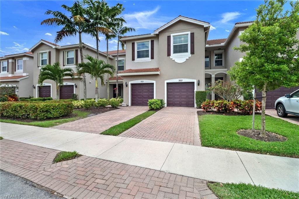 6552 Monterey PT 203 NAPLES, FL 34105