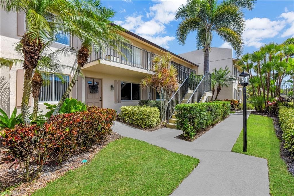 149 Palm DR 19 NAPLES, FL 34112