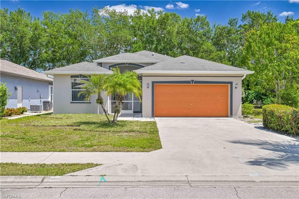 238 Stanhope CIR NAPLES, FL 34104