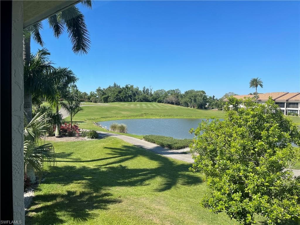 5590 Trailwinds DR 421 FORT MYERS, FL 33907