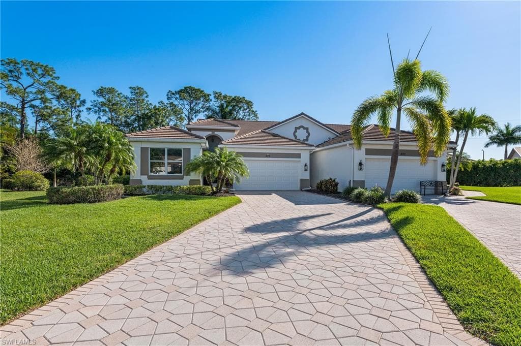 826 Grafton CT NAPLES, FL 34104