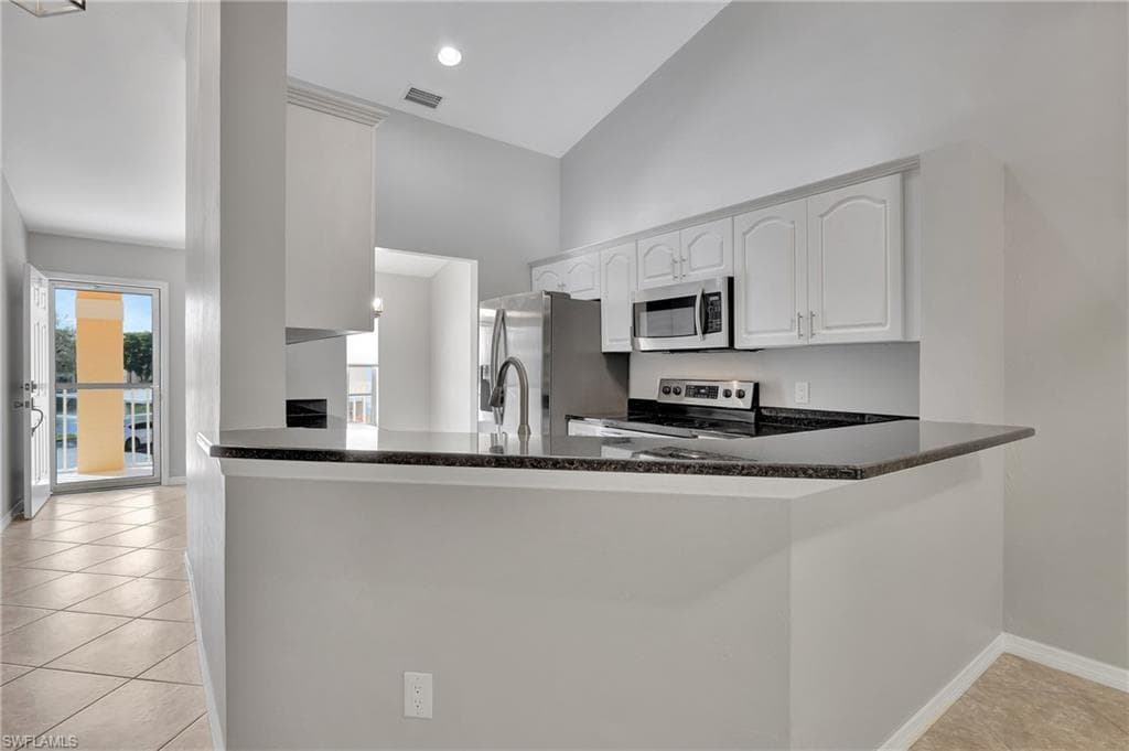 757 Wiggins Lake DR 4-202 NAPLES, FL 34110