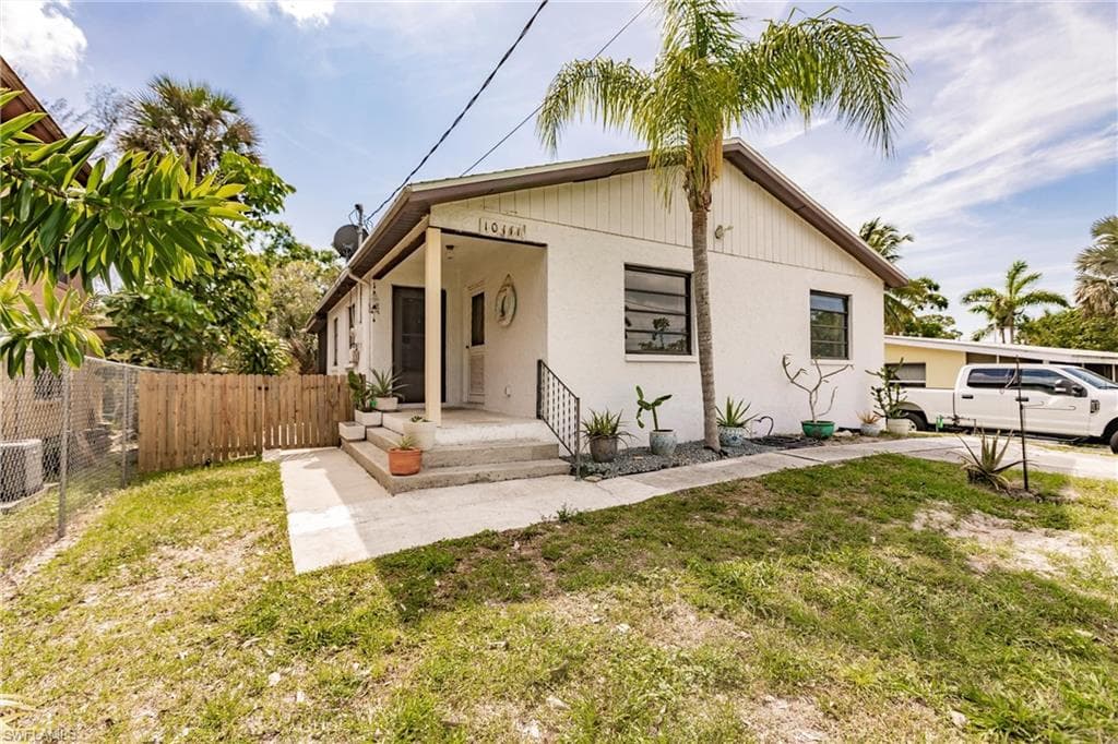 10111 Illinois ST BONITA SPRINGS, FL 34135