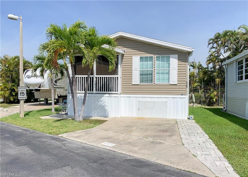 19681 Summerlin RD 405 FORT MYERS, FL 33908