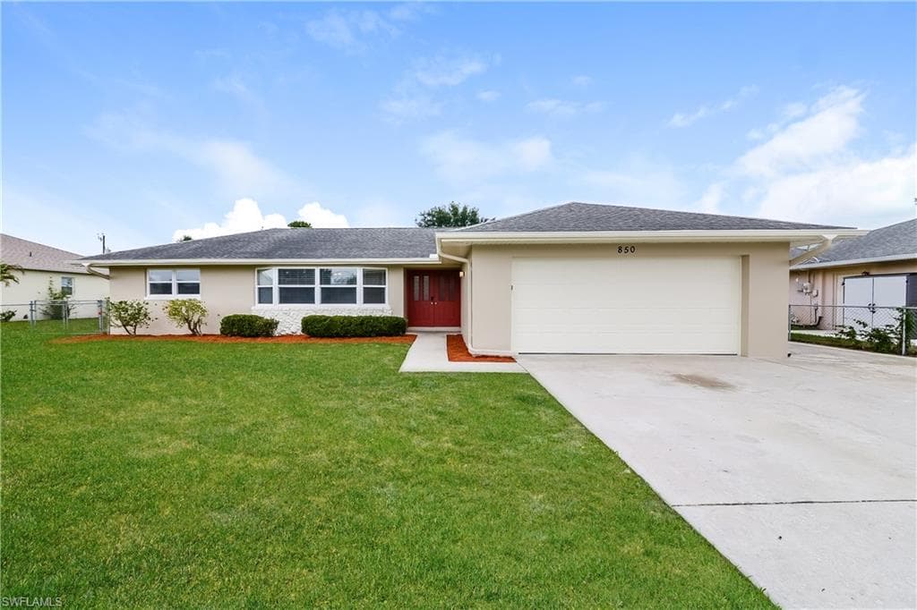 850 Silver Springs TER NW PORT CHARLOTTE, FL 33948
