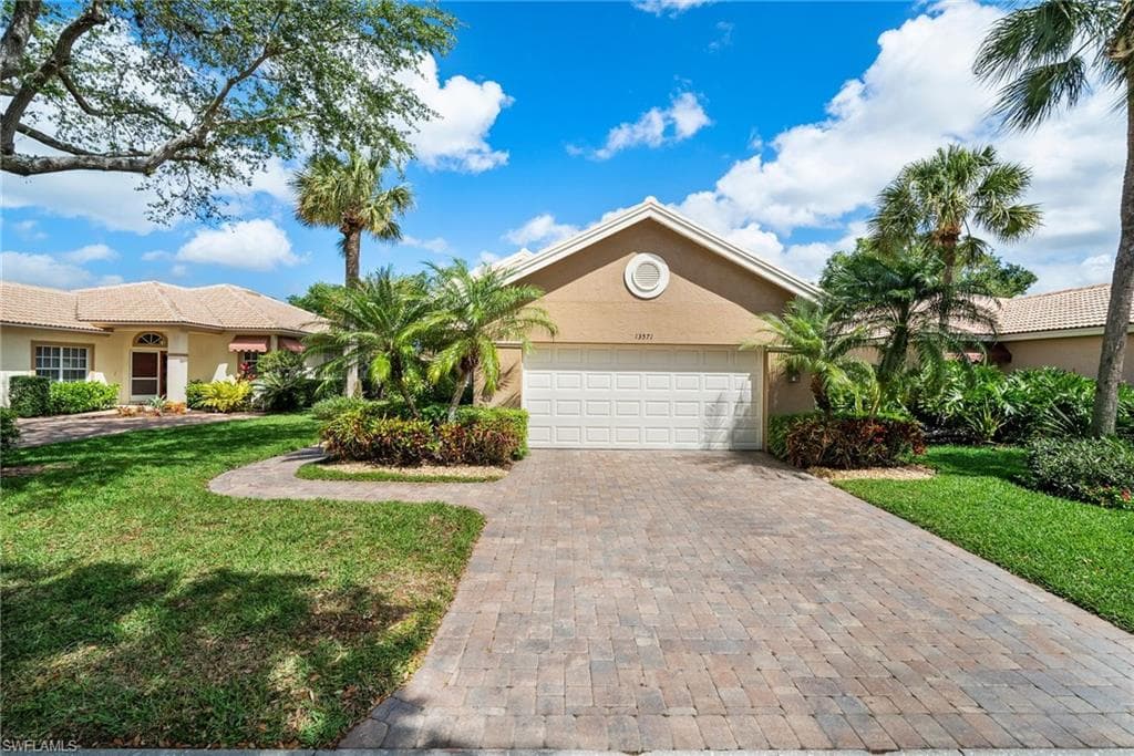 13571 Southampton DR BONITA SPRINGS, FL 34135