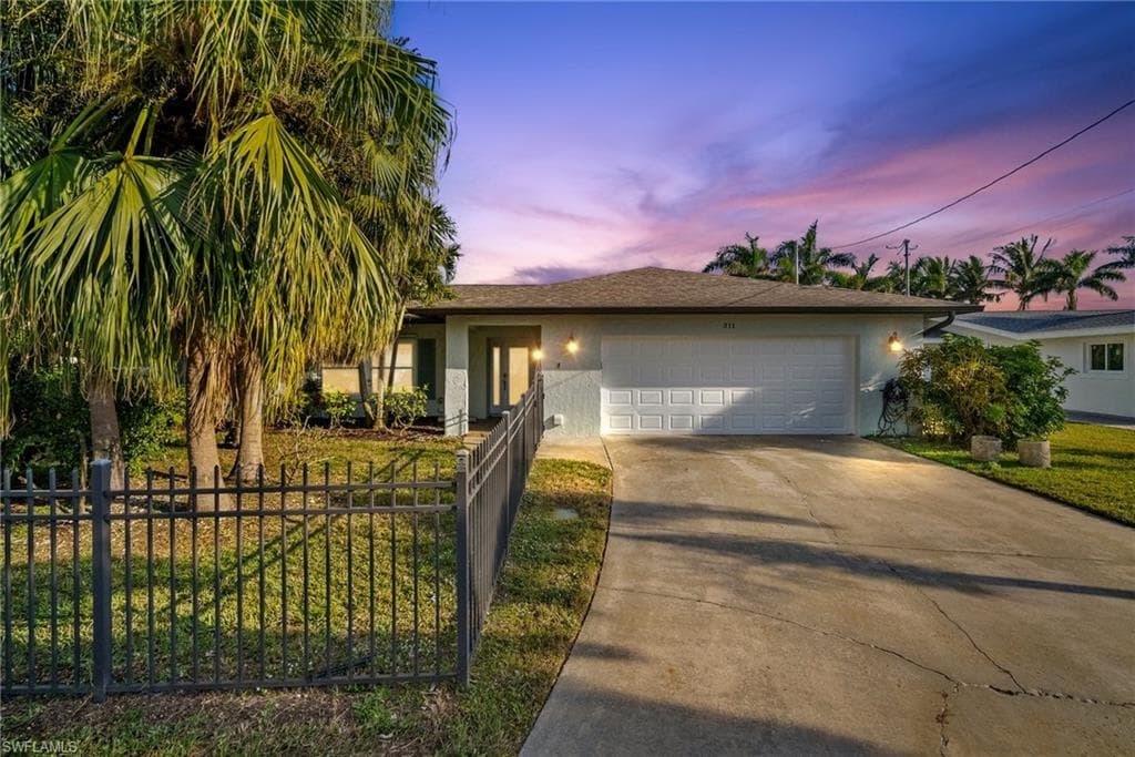311 Harris CT NORTH FORT MYERS, FL 33917