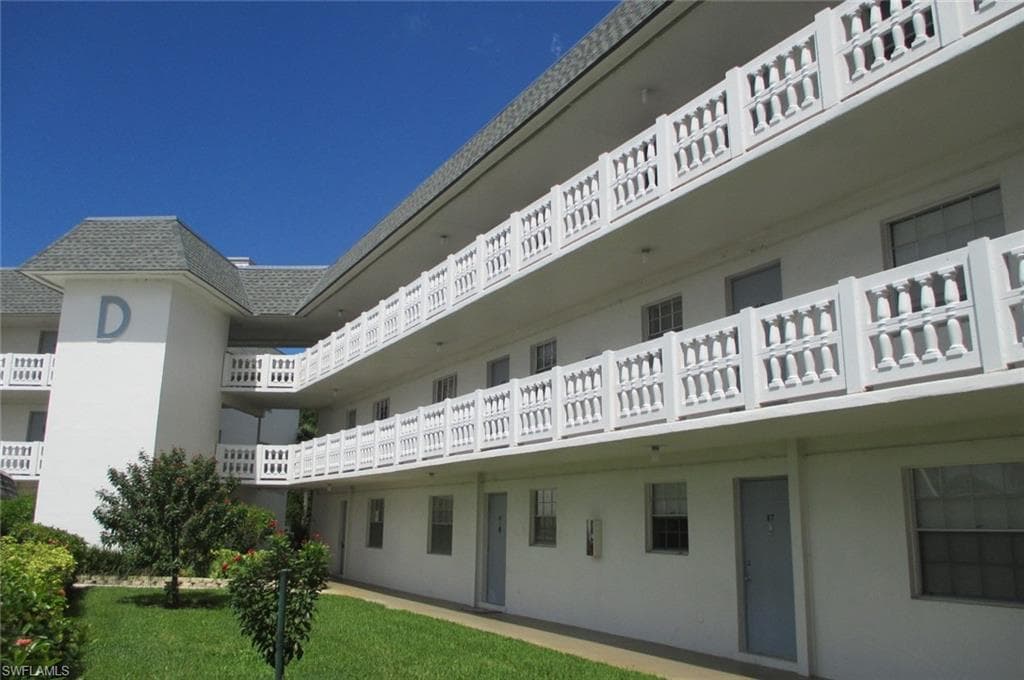 315 Saint Andrews BLVD D5 NAPLES, FL 34113