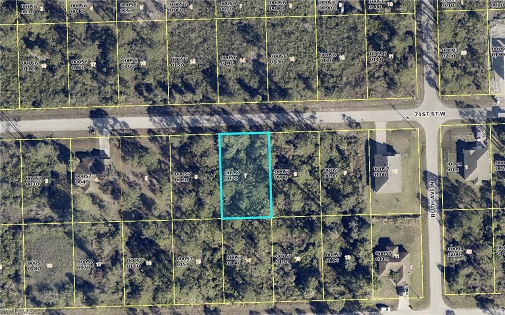 3307 71st ST W LEHIGH ACRES, FL 33971
