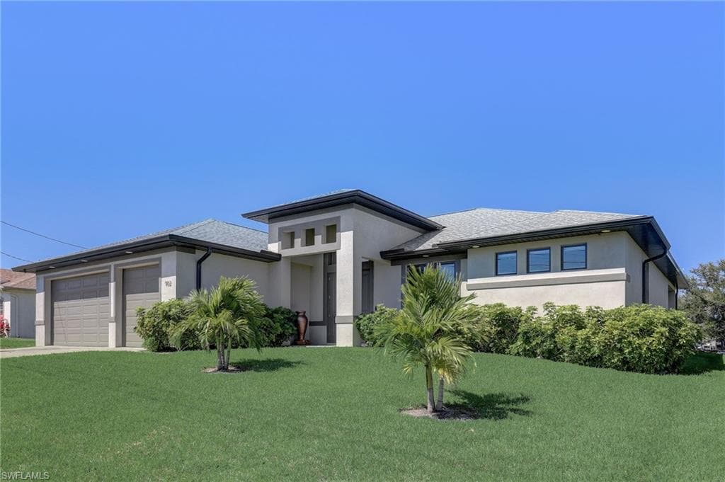 902 SW 15th AVE CAPE CORAL, FL 33991