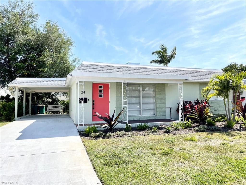 24 Kings RD A20 NAPLES, FL 34112