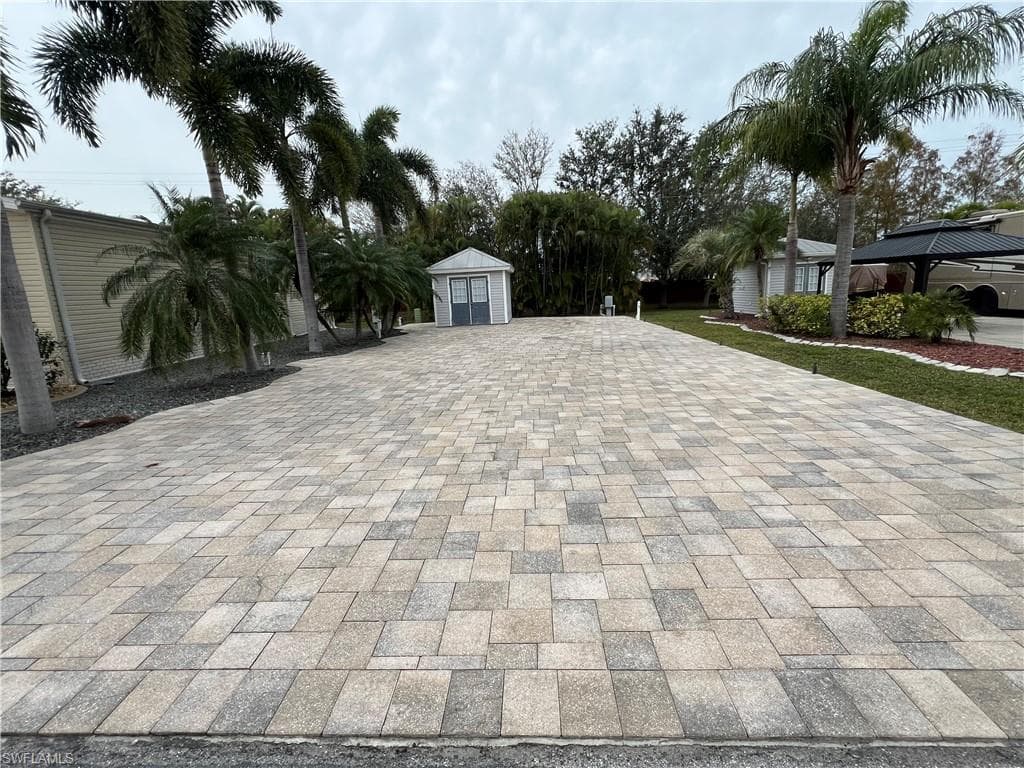 5820 Maplewood CT FORT MYERS, FL 33905