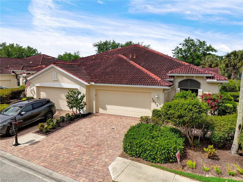 1623 Cayman CT 24 NAPLES, FL 34119
