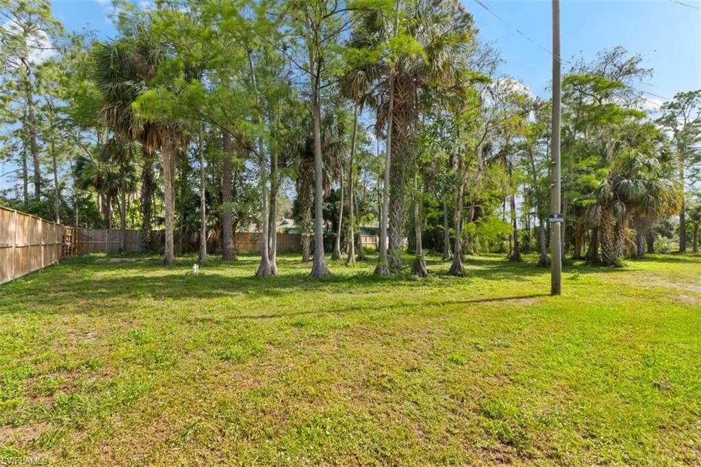 2274 Della DR NAPLES, FL 34117