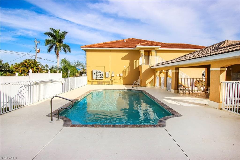 4520 Skyline BLVD 206 CAPE CORAL, FL 33914