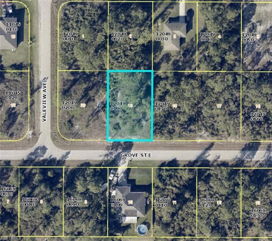 1063 Grove ST E LEHIGH ACRES, FL 33974