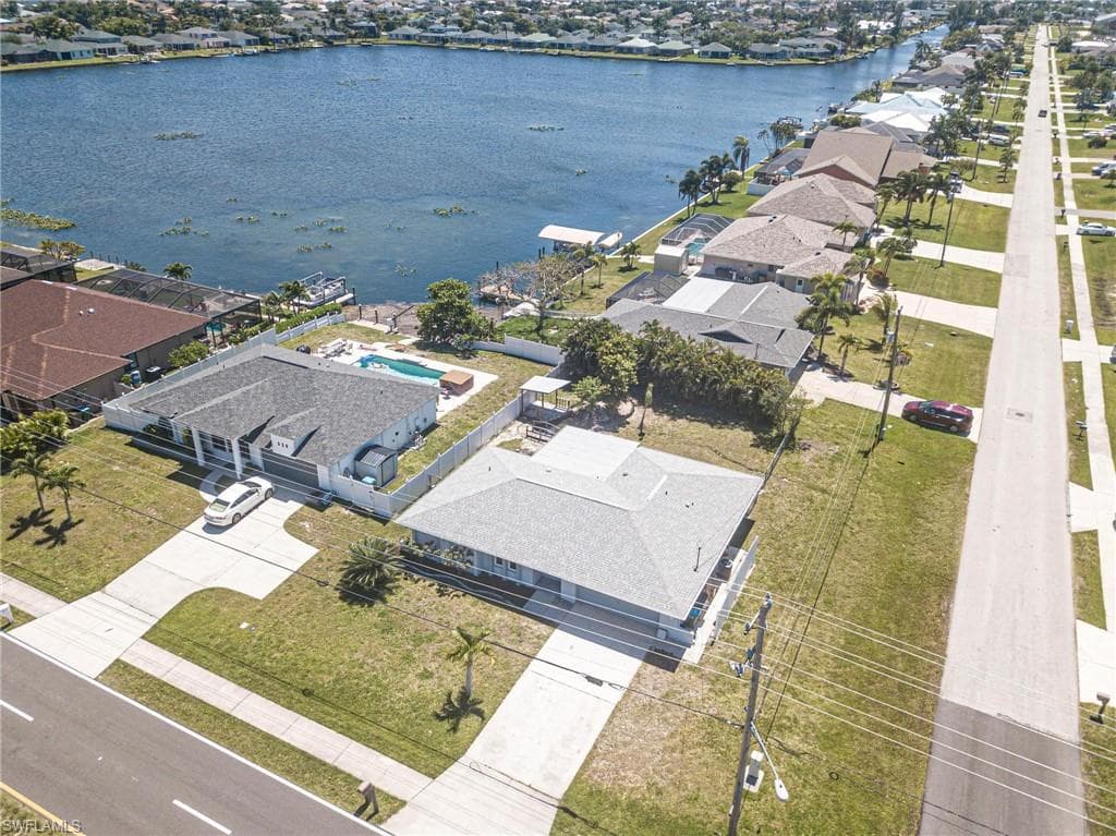 524 Trafalgar PKWY CAPE CORAL, FL 33991