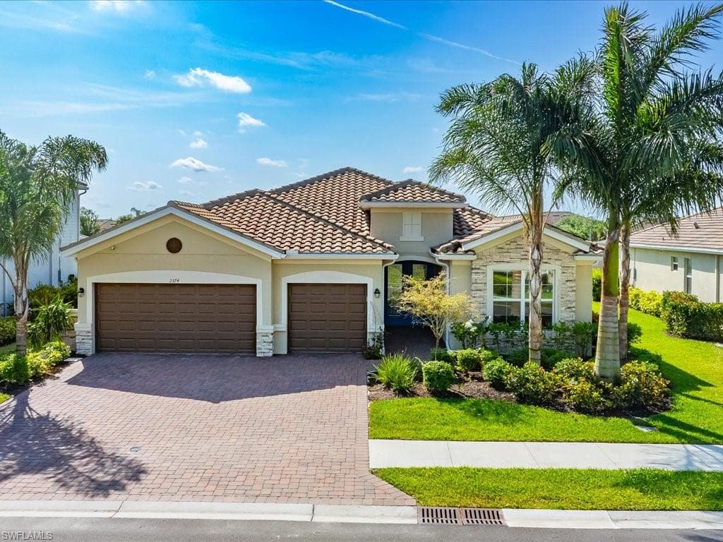 2374 Orchard ST NAPLES, FL 34120
