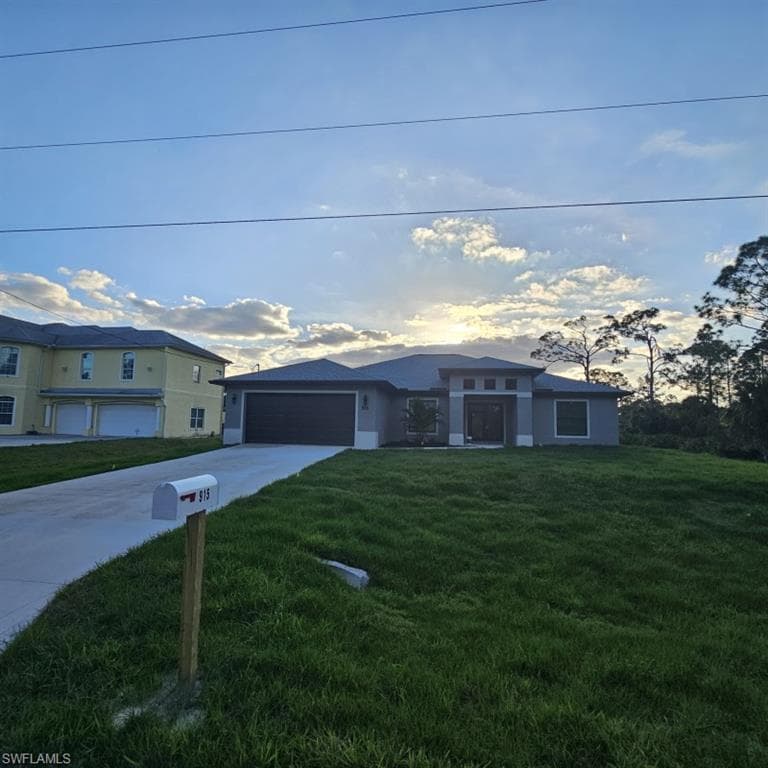 915 Wagner AVE LEHIGH ACRES, FL 33972