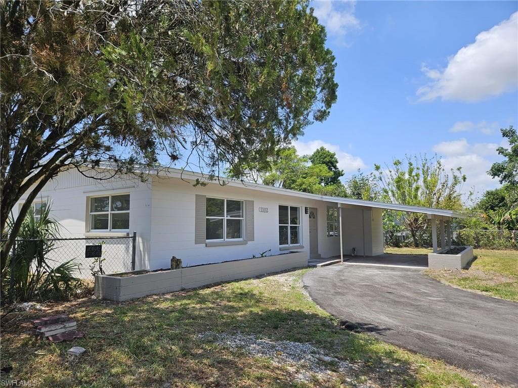 1102 E Bougainvillea RD LEHIGH ACRES, FL 33936