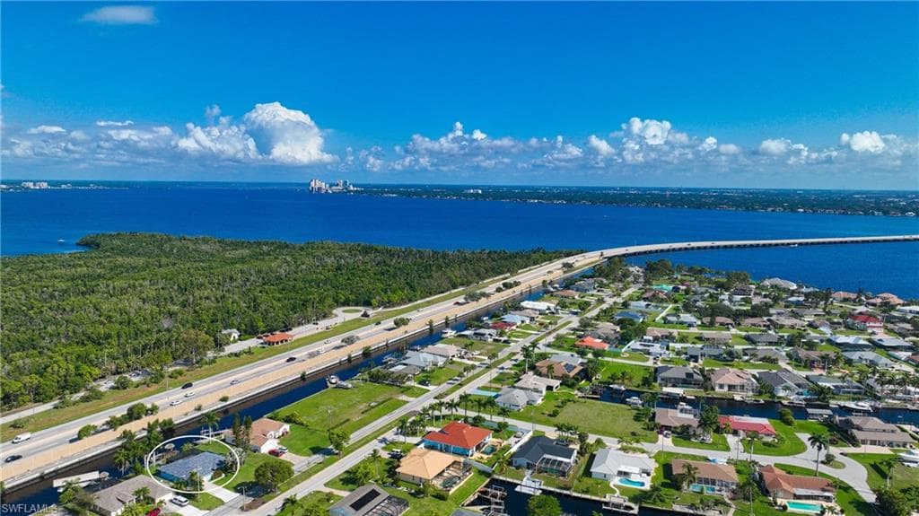 2423 Everest PKWY CAPE CORAL, FL 33904