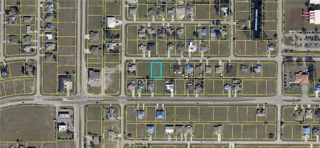 828 NE 16th TER CAPE CORAL, FL 33909