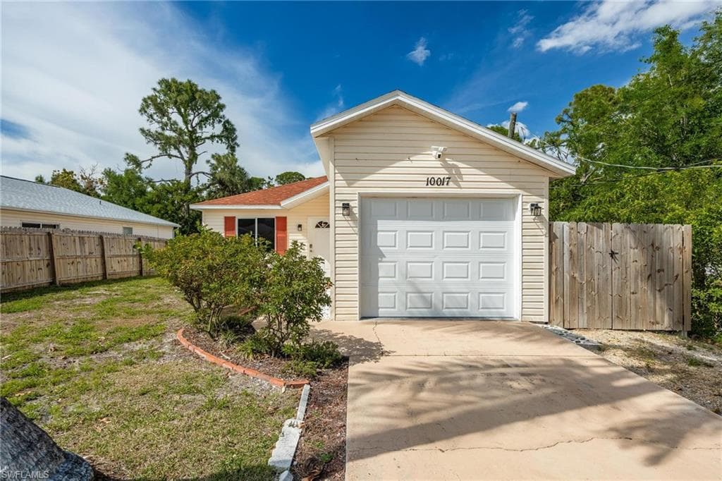 10017 Connecticut ST BONITA SPRINGS, FL 34135