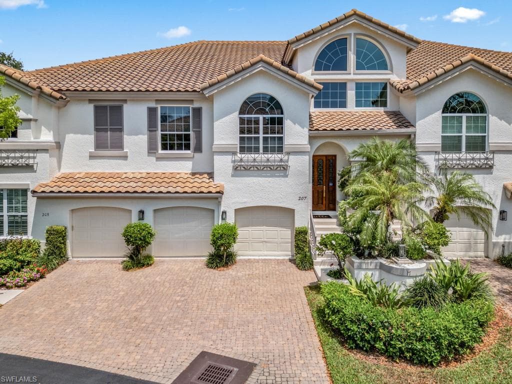 207 Colonade CIR 1704 NAPLES, FL 34103