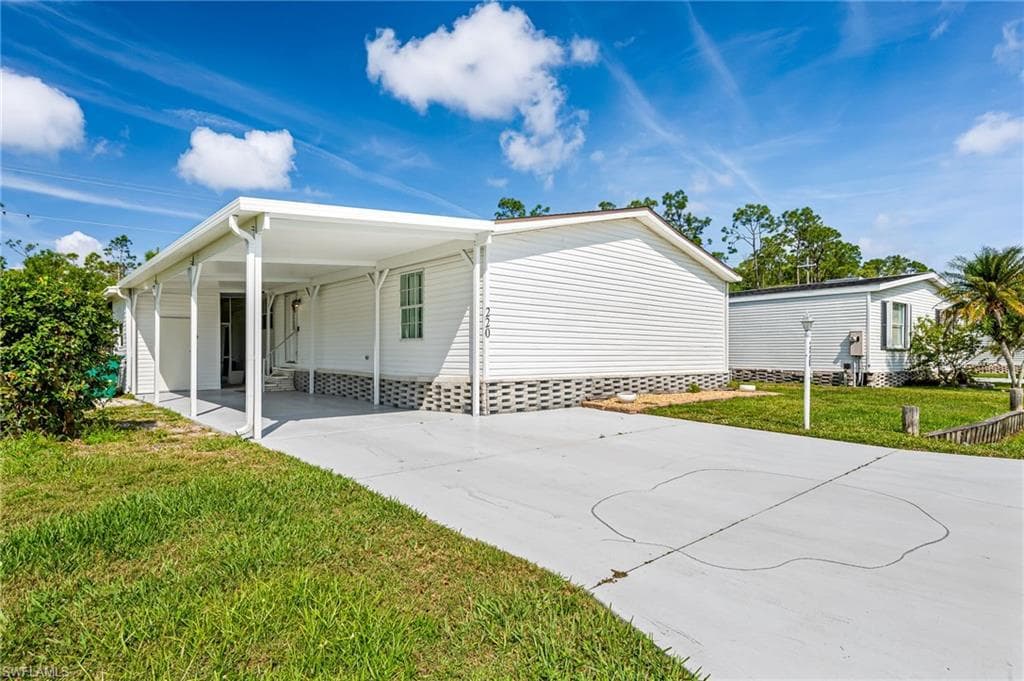 220 Grosbeak LN NAPLES, FL 34114