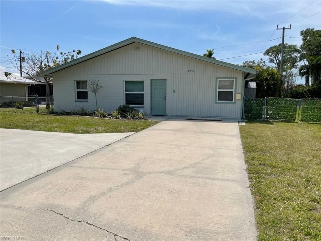 11731 Iona RD FORT MYERS, FL 33908