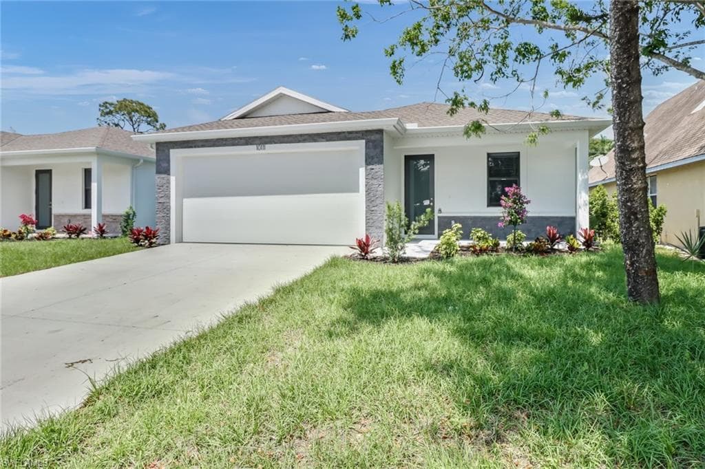 10111 Carolina ST BONITA SPRINGS, FL 34135