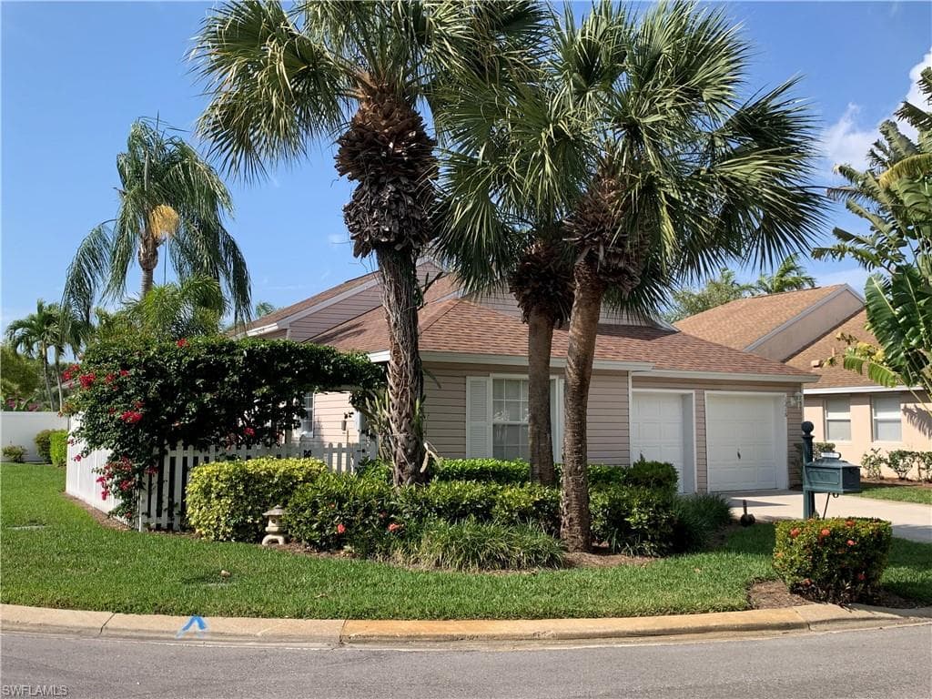 1216 Silverstrand DR NAPLES, FL 34110