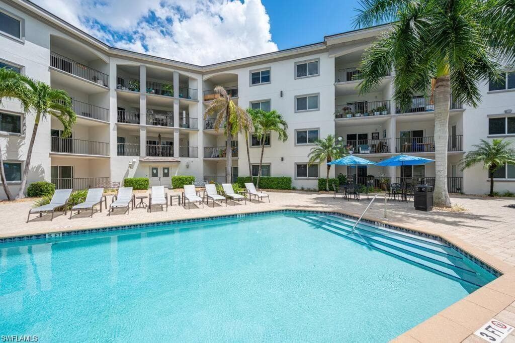 1100 Pine Ridge RD A104 NAPLES, FL 34105