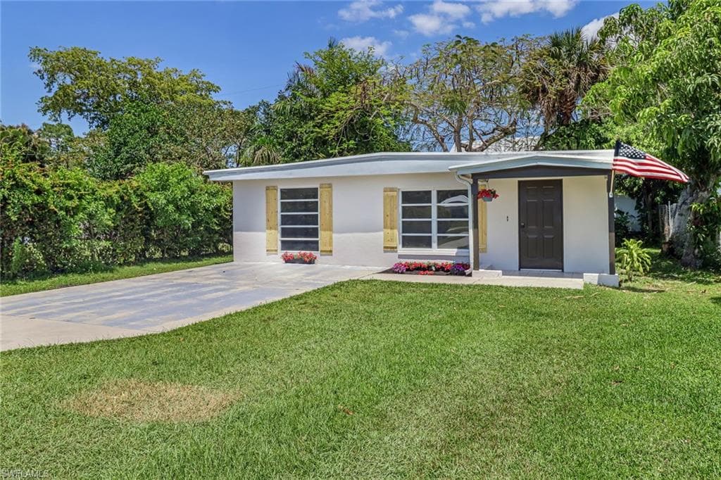 158 4th ST NAPLES, FL 34113
