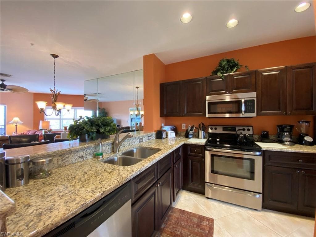 230 Vintage CIR A-404 NAPLES, FL 34119