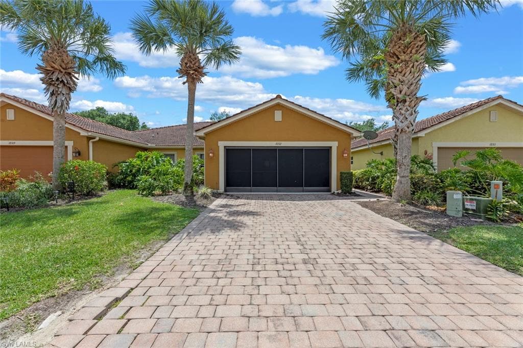 18307 Minorea LN LEHIGH ACRES, FL 33936