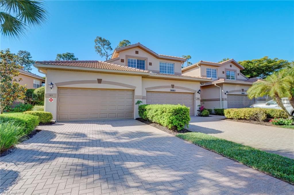 3880 Forest Glen BLVD 101 NAPLES, FL 34114