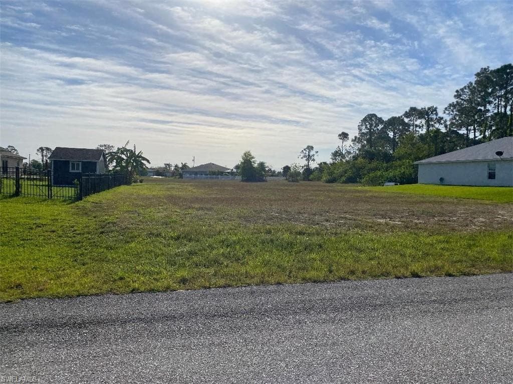 3453 NE 11th PL CAPE CORAL, FL 33909