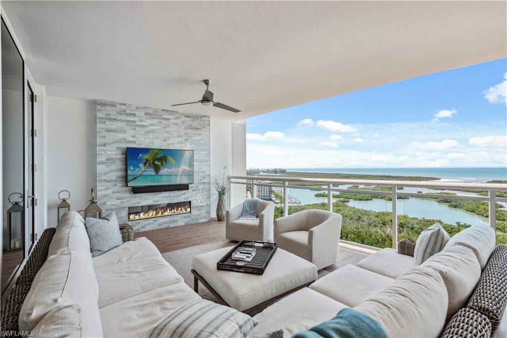 13925 Old Coast RD 2002 NAPLES, FL 34110