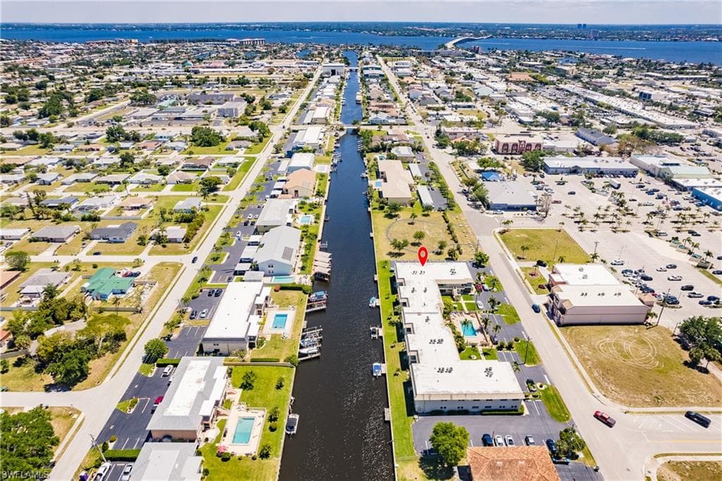 909 SE 46th LN 210 CAPE CORAL, FL 33904