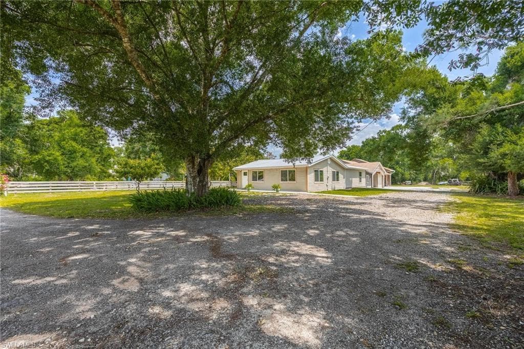 19330 Meredith RD NORTH FORT MYERS, FL 33917
