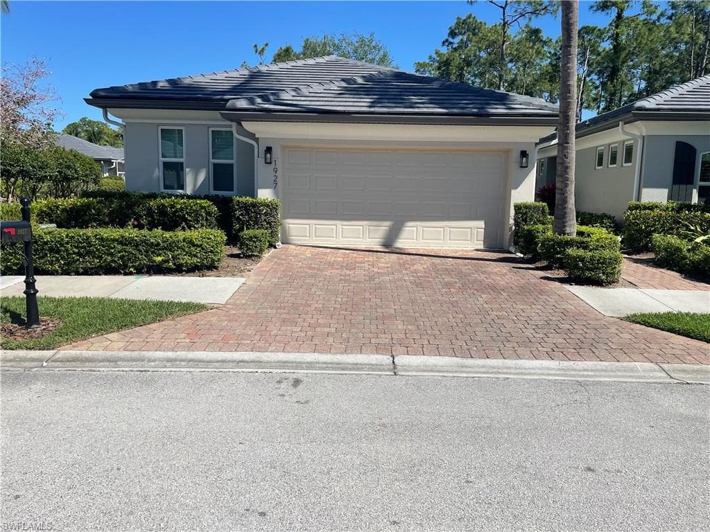 1927 Tarpon Bay DR N 128 NAPLES, FL 34119
